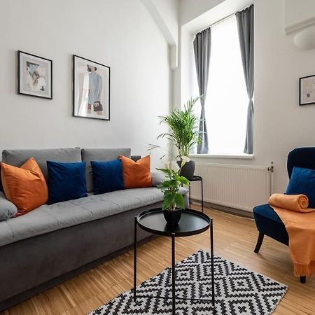 Pristine 1Br Steps From City By Hm Вена Экстерьер фото