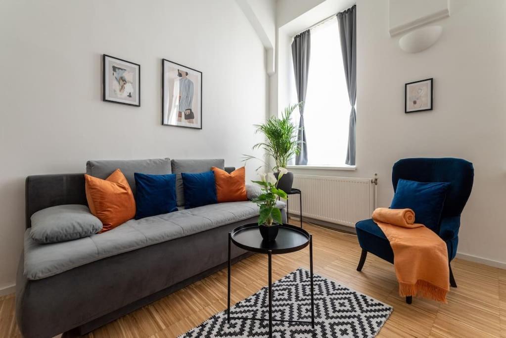 Pristine 1Br Steps From City By Hm Вена Экстерьер фото