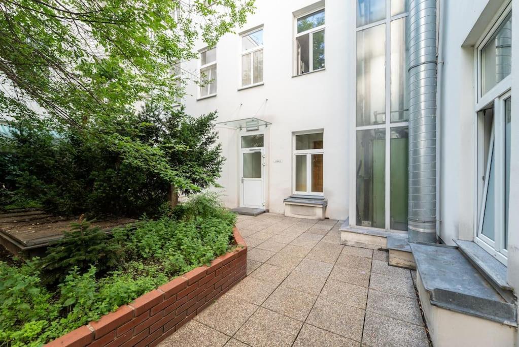 Pristine 1Br Steps From City By Hm Вена Экстерьер фото